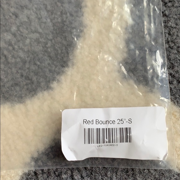 FLEO El Toro- Red Bounce Leggings - Picture 5 of 5